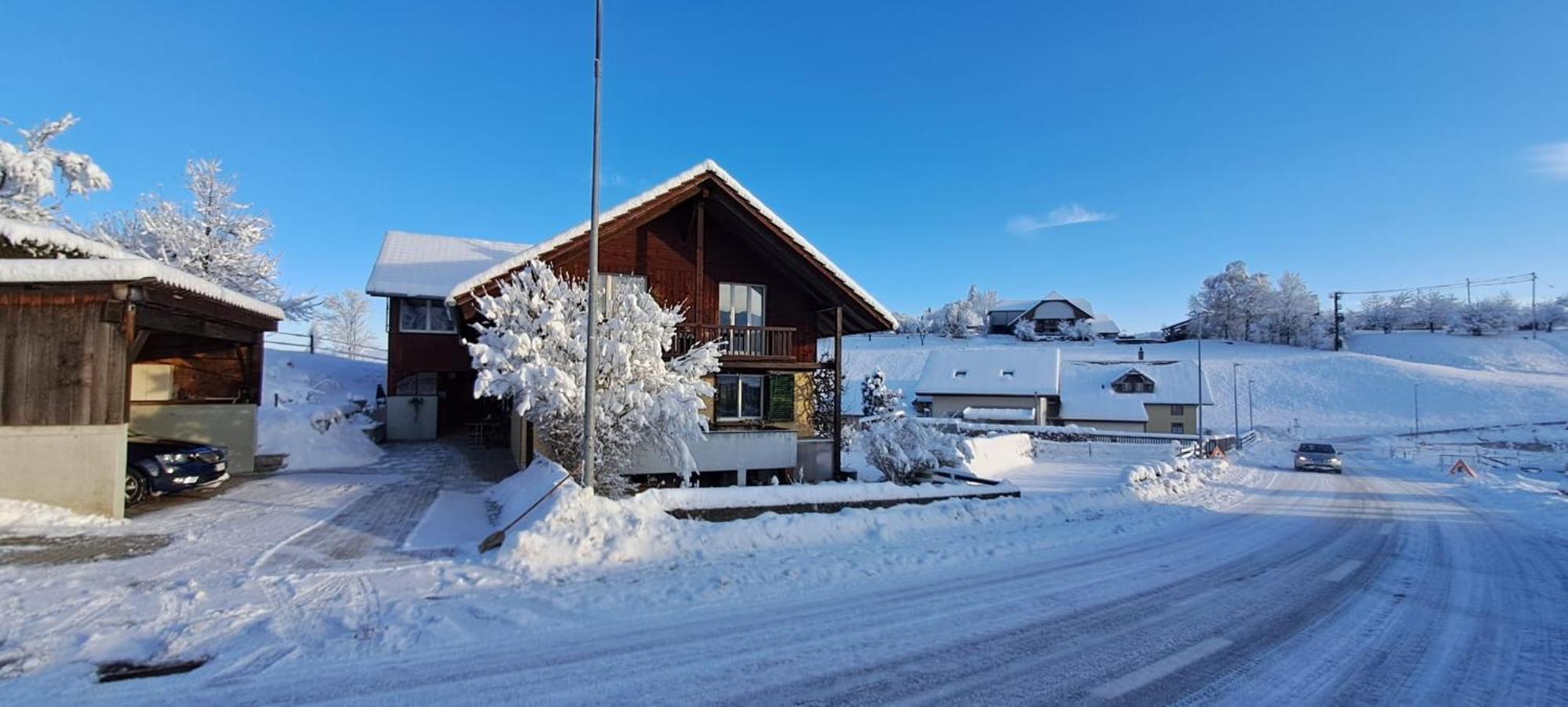 Naturnahe Familienwohnung Ruschegg Exteriör bild